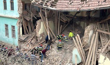 Un perete al unui internat din Odorheiul Secuiesc s-a prăbuşit peste copii