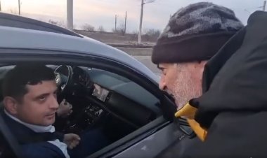 Fermierii şi transportatorii continuă protestul la Constanța. George Simion, alungat de protestatarii din Constanța