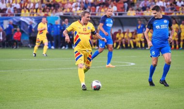 Spectacol şi emoţie, la meciul de retragere al Generaţiei de Aur