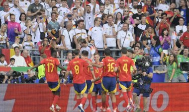 Spania a învins Germania după prelungiri (2-1) şi s-a calificat în semifinale