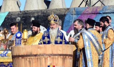 Mii de persoane au participat la slujba de Bobotează de la Constanţa