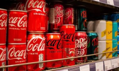 Coca-Cola retrage masiv sucuri în Europa, din cauza unei concentraţii prea mare de clorat