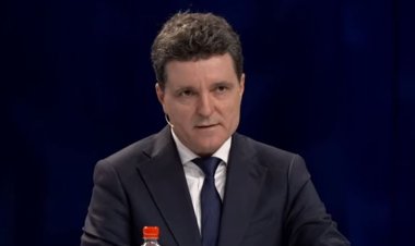 Nicușor Dan, către George Simion: A fost sau nu un plan de marketing, case la 35.000 de euro?