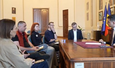 Simion a filmat ilegal jurnaliști în biroul lui de la Senat