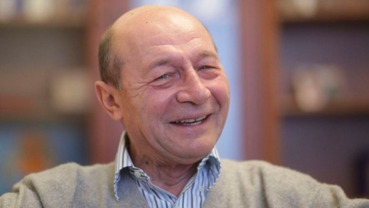 Traian Băsescu, operat pe cord la un spital din Paris