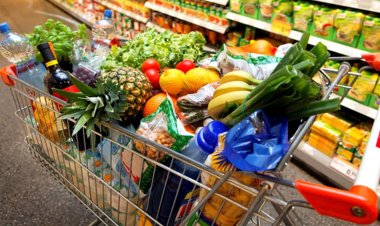 Guvernul a prelungit plafonarea adaosului comercial la alimentele de bază