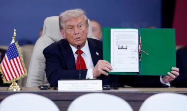 Donald Trump a semnat Acordul de pace pentru Gaza. Trump: A durat 3.000 de ani. Nu am mai văzut niciodată atâta fericire