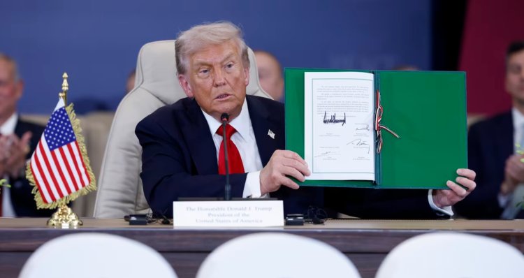 Donald Trump a semnat Acordul de pace pentru Gaza. Trump: A durat 3.000 de ani. Nu am mai văzut niciodată atâta fericire