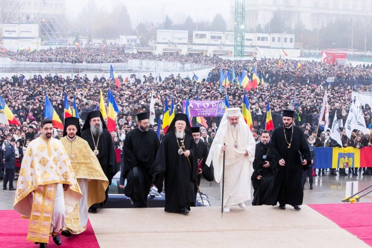 Patriarhul Daniel, despre sfințirea picturii Catedralei Naționale: Un moment luminos de întărire a credinței și a iubirii frățești
