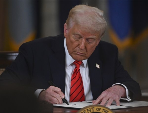 Semnătura lui Trump va figura pe bancnote, o premieră pentru un președinte în exercițiu