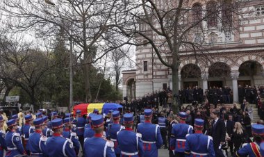 Mircea Lucescu a fost înmormântat cu onoruri militare la Cimitirul Bellu