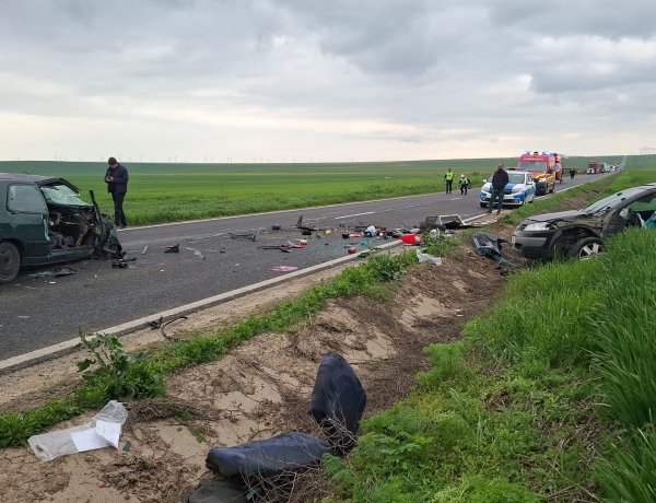 Accident rutier pe DN22, între Săcele şi Gura Dobrogei. Două persoane şi-au pierdut viaţa