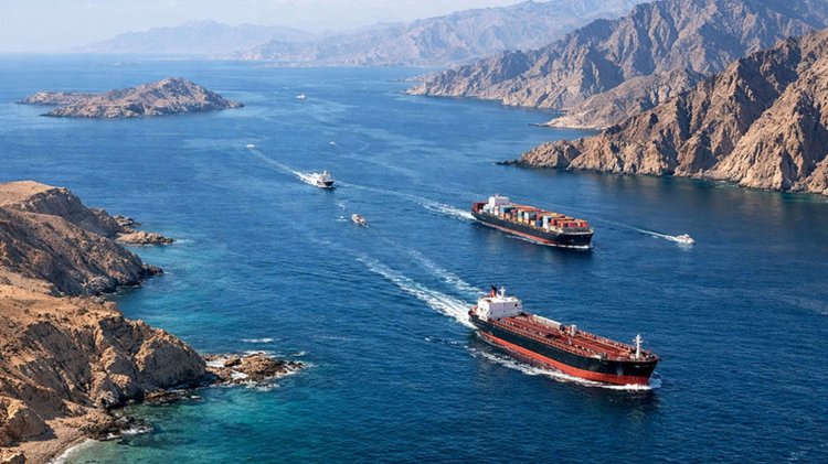 Iranul redeschide strâmtoarea Ormuz până la sfârșitul armistițiului convenit cu SUA