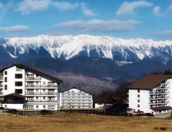 Turismul încetinește la începutul lui 2026: primul trimestru aduce scăderi,  în timp ce numărul turiștilor străini crește moderat