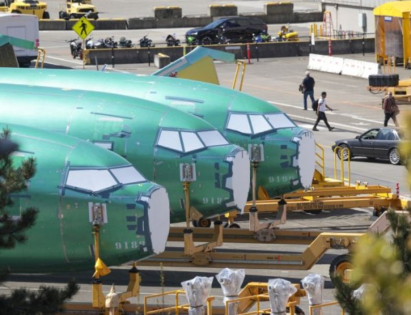 Trump anunță că Beijingul va comanda 200 de avioane mari de la Boeing