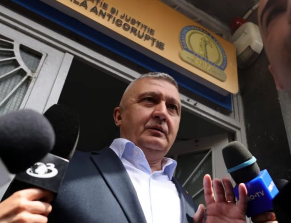 Şeful Armatei Române, generalul Vlad Gheorghiță, urmărit penal de DNA