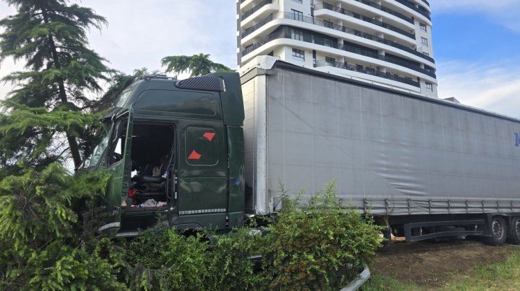 TIR scăpat de sub control în oraşul Constanţa