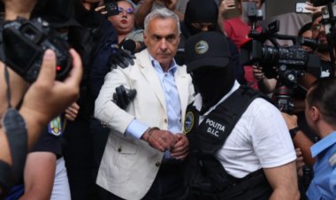 Călin Georgescu, scos în cătușe de la DIICOT. A fost reținut pentru 24 de ore.