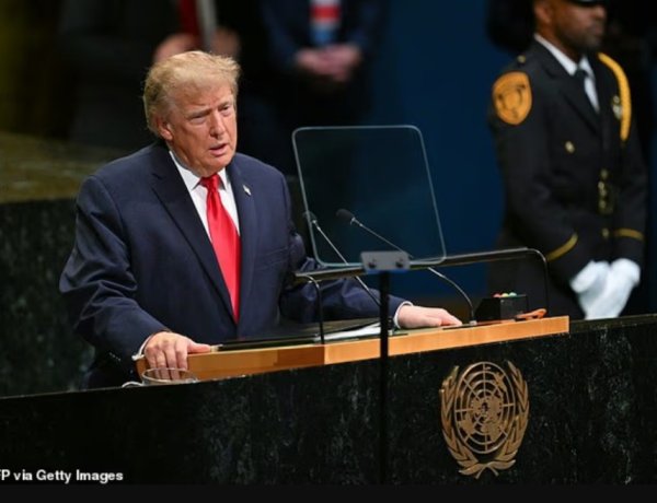 Trump afirmă că SUA vor folosi de acum înainte termenul de super-inteligenţă în loc de inteligenţă artificială