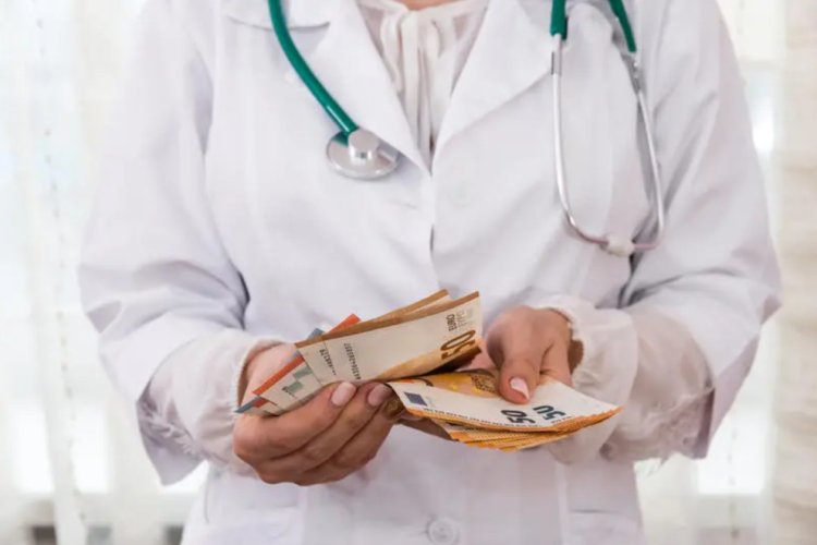 Anchetă DNA la Spitalul Militar Constanța: Doi medici chirurgi, acuzați de luare de mită în formă continuată