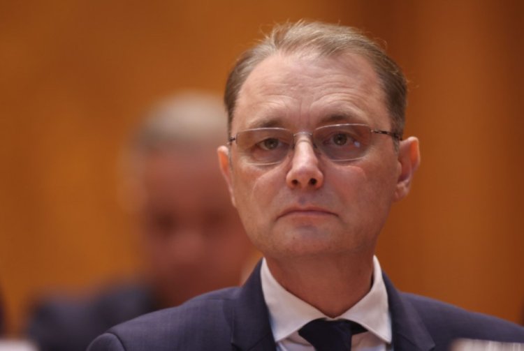 Cabinetul Luca Niculescu a trecut de Parlament: Este un moment important pentru România. Ne apucăm de treabă!