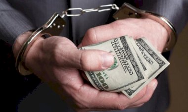 16 inculpați, dintre care un agent de poliție și 5 funcționari R.A.R.