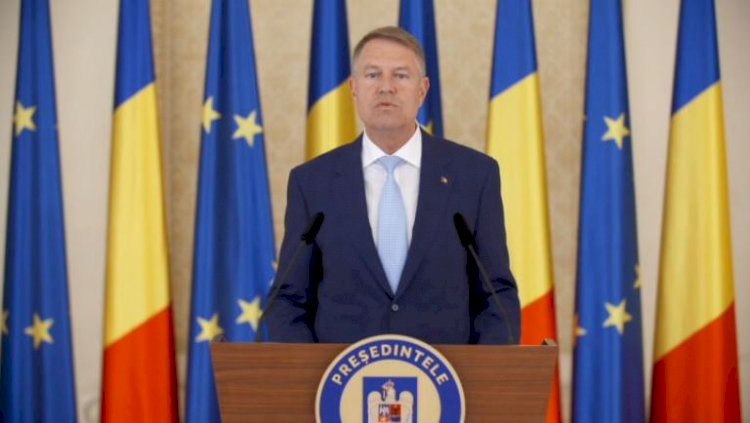 Președintele Iohannis: Vă îndemn să fim mereu mândri de Drapelul Național și de istoria pe care o poartă